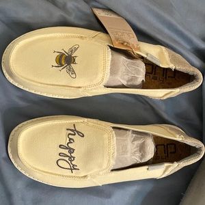 Hey Dudes natural collection